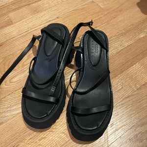 Women’s sandals